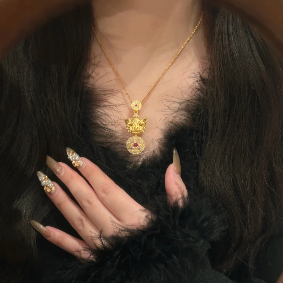 铜合金项链 新款爆闪会眨眼招财貔貅项链女款精致百搭不掉色坠链