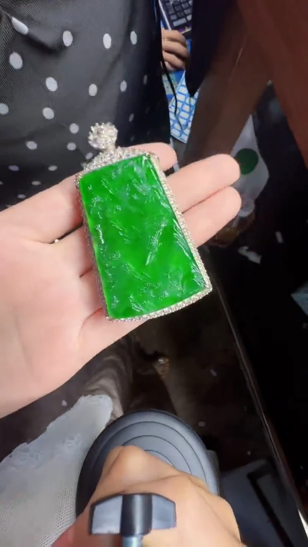 未镶嵌定制翡翠翡翠A货有轻微色差属于正常现象，山水多样性发货1