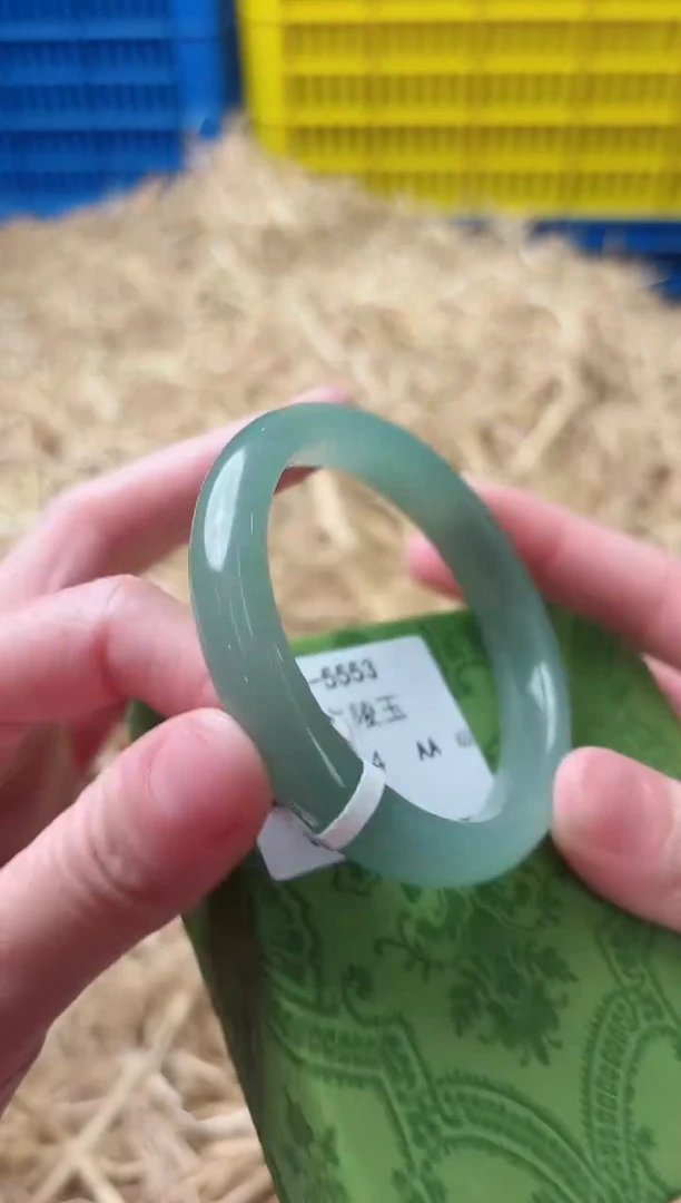 未镶嵌手镯石英质玉D-5553