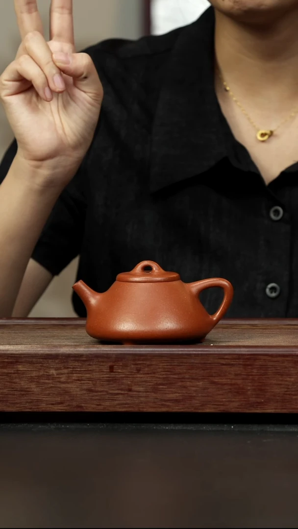 紫砂茶壶超矿标红降坡 子冶石瓢