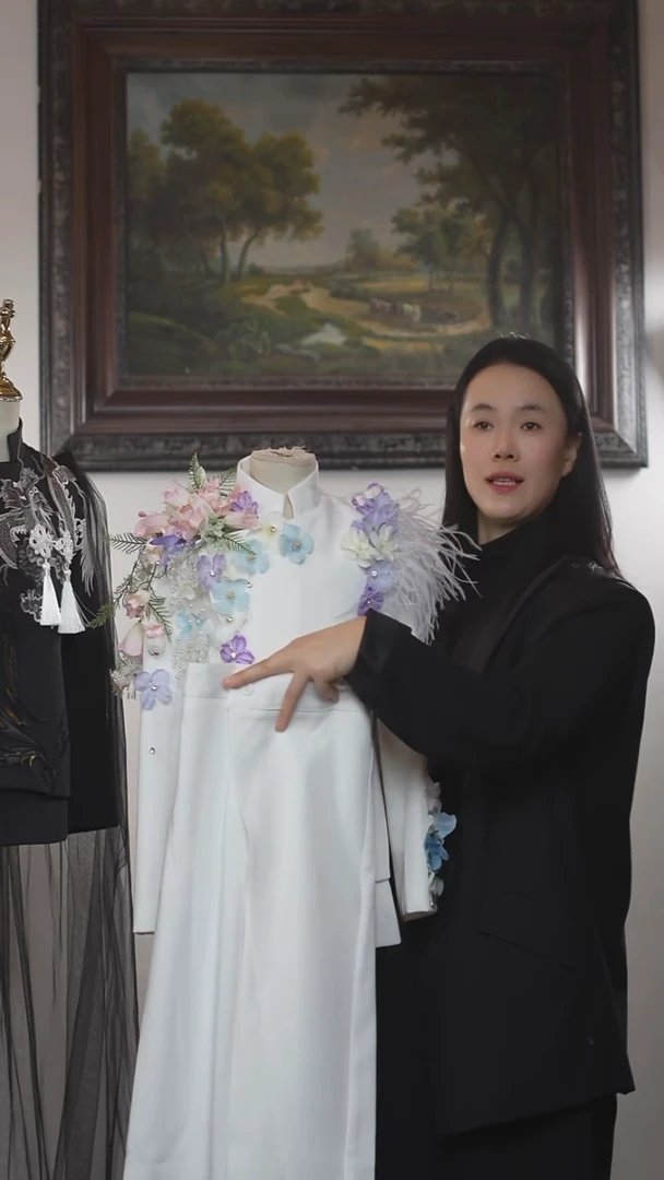 120码白色花朵外套+半包裤艺桐轩儿童潮服