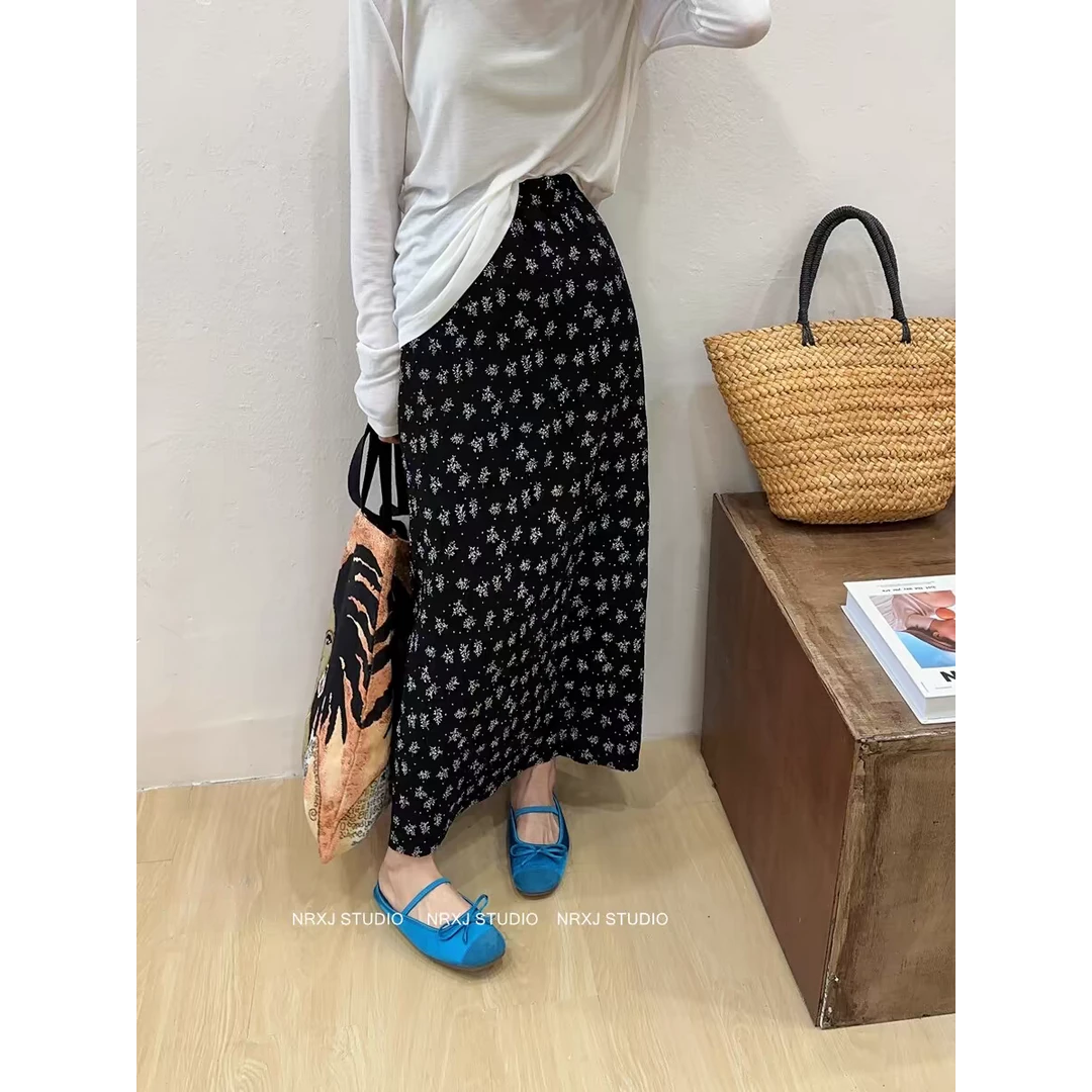爆款黑花中长款夏季复古碎花松紧腰褶皱后开叉显瘦A字休闲长裙