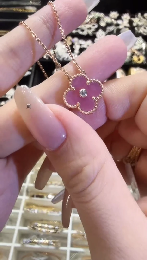 18K金镶嵌项链钻石粉色圣诞单花项链