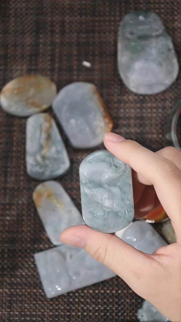 未镶嵌吊坠(不含链)玛瑙/玉髓翡翠花鸟吊坠