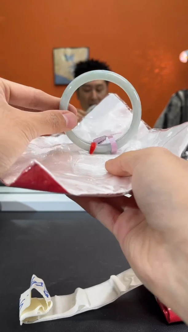 未镶嵌手镯翡翠1翡翠手镯