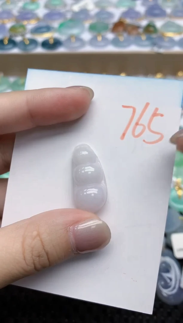 【闪购商品】翡翠颈饰未镶嵌天然翡翠A货