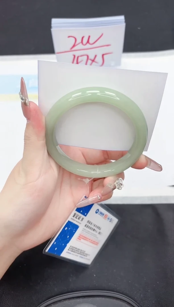 【闪购商品】石英质玉手镯未镶嵌357-60