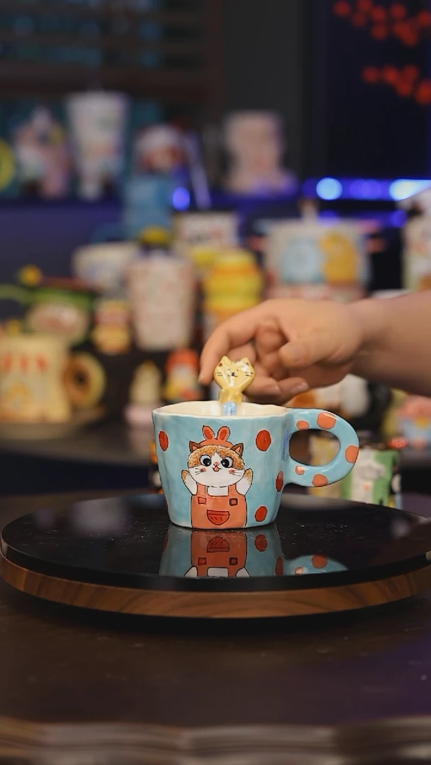 【闪购商品】摆件景德镇釉下彩绘设计师款式陶瓷