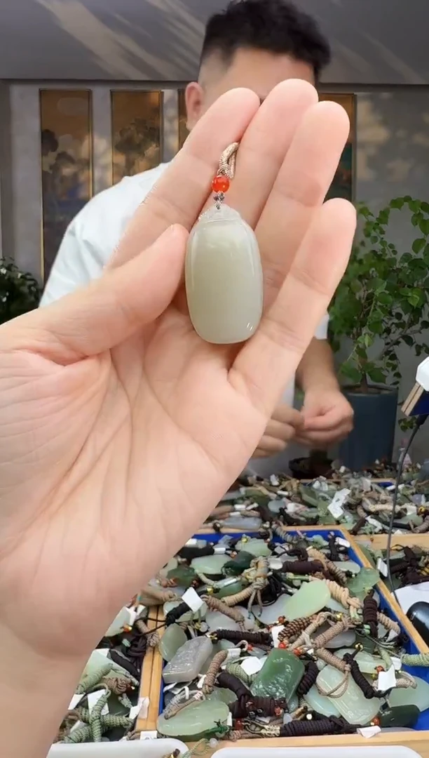 未镶嵌和田玉挂件拍一发一