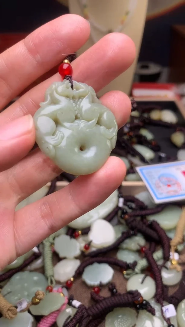 颈饰未镶嵌和田玉新疆料青海料清水和田玉吊坠