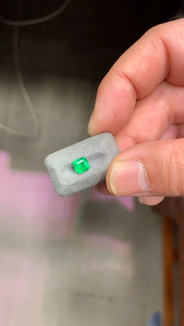 裸石祖母绿0.88ct 56