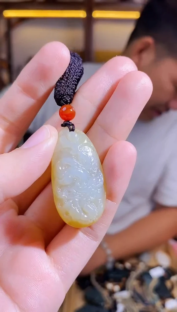 和田玉未镶嵌颈饰1