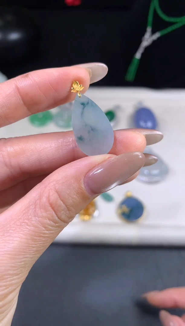 吊坠(不含链)18K金镶嵌翡翠