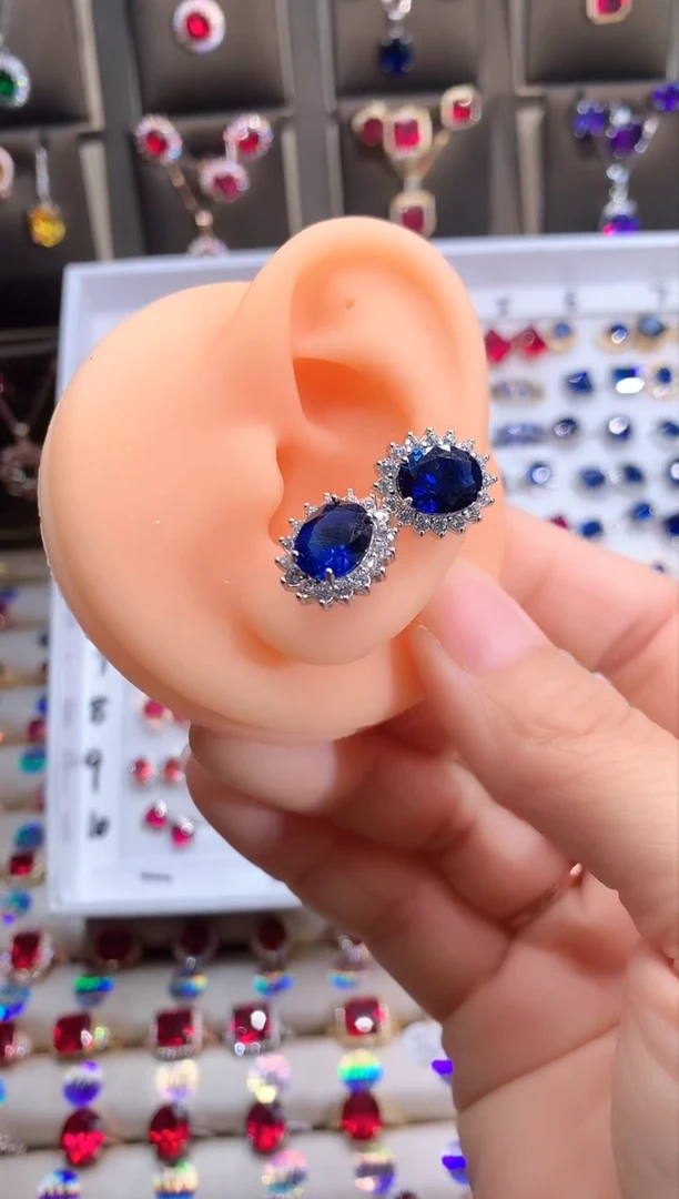 【闪购商品】蓝宝石耳饰银S925镶嵌银色8.10