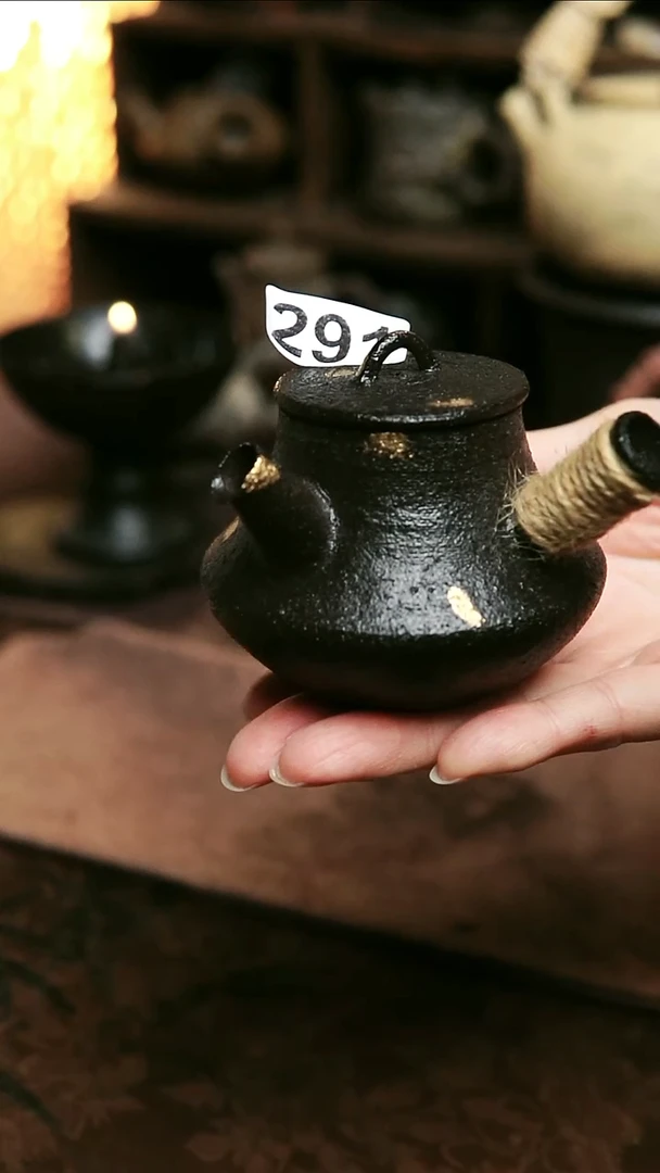 紫砂全手工黑色撒金茶壶125毫升