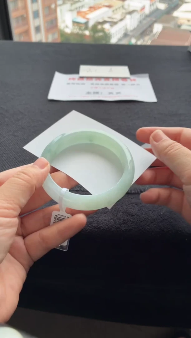 翡翠手镯未镶嵌买断价XW23007419