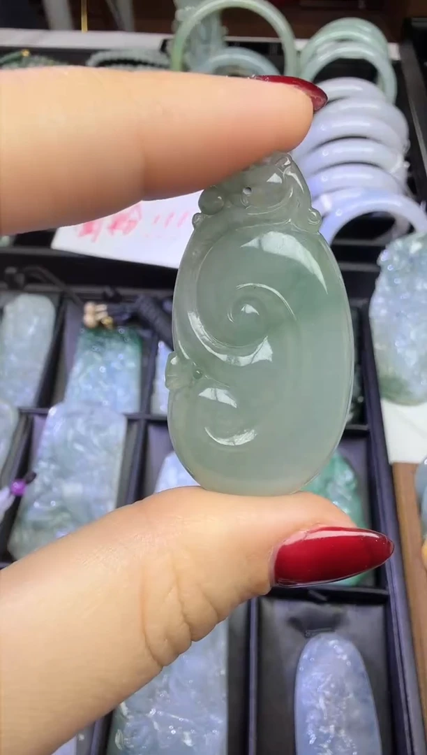 【闪购商品】翡翠颈饰未镶嵌如意