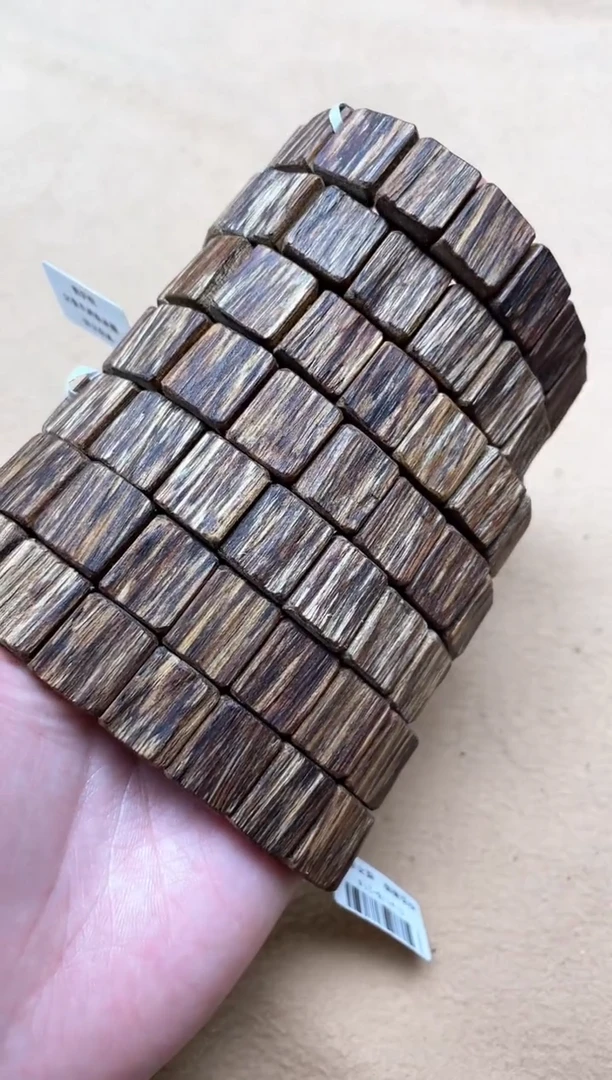 【闪购商品】沉香手串菩萨棋随型手牌单圈多样性发其一