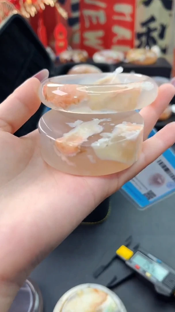 【闪购商品】石英质玉手镯未镶嵌赠送镯心（59圈口）