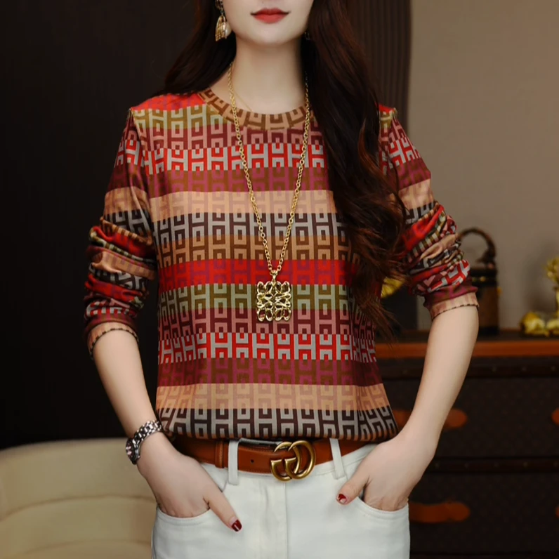 【南油艳美人】蜀锦吴绫宝宝绒加厚秋冬宽松常规袖打底衫24102904