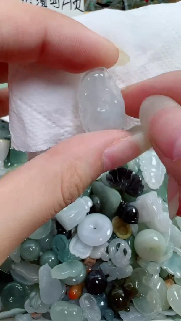 裸石翡翠160号，A货翡翠。