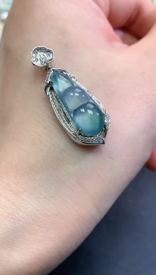 【闪购商品】翡翠颈饰18K金镶嵌C23