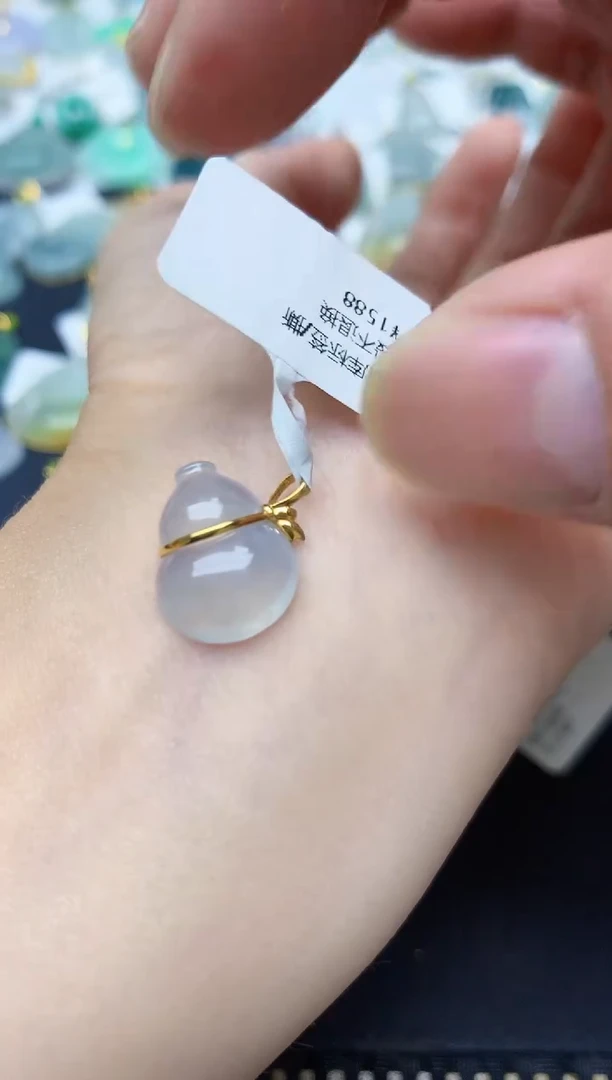 颈饰18K金镶嵌翡翠天然缅甸A货翡翠