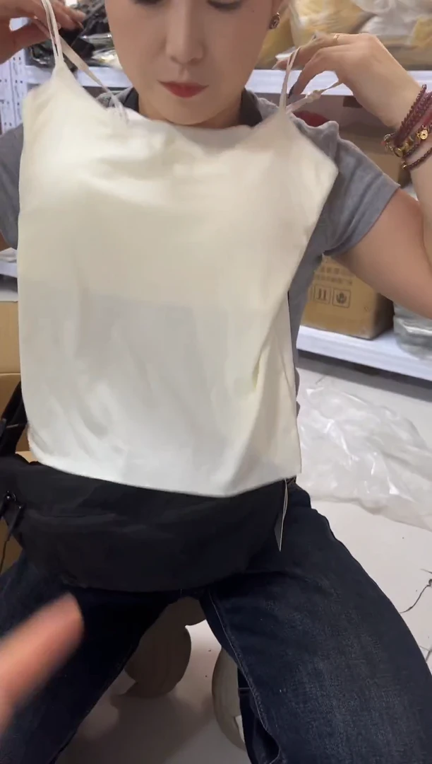 PU上车啦 宝宝们抓紧时间去下方链接拍吧XL一件吊带