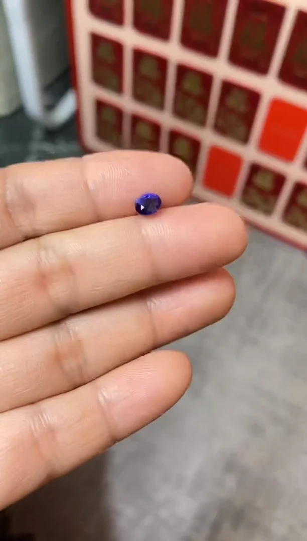 裸石蓝宝石1.04ct皇家蓝