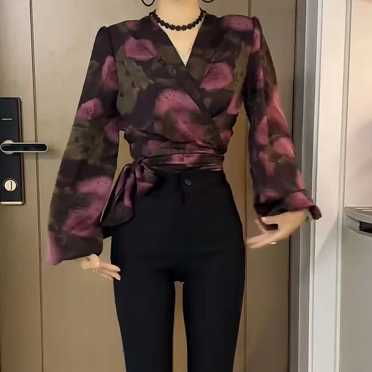 法式复古撞色印花v领收腰绑带长袖衬衫女2025春季新款通勤上衣ins