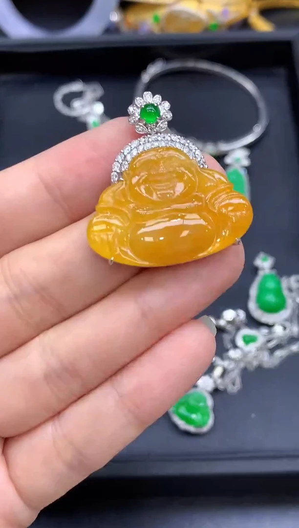 颈饰18K金镶嵌翡翠618-中国好珍宝