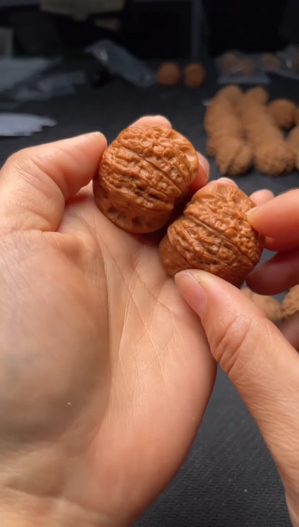 把件文玩核桃w265  血麒麟 36尺