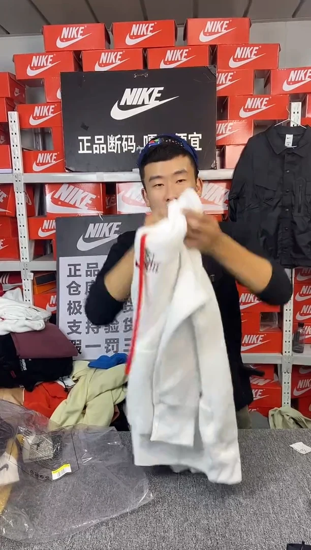 尺码170XL 白色红绳摇粒绒卫衣 瑕疵直播间过款