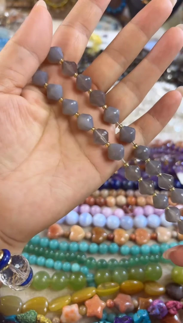 未镶嵌玛瑙/玉髓珠宝半成品灰玛瑙钻切