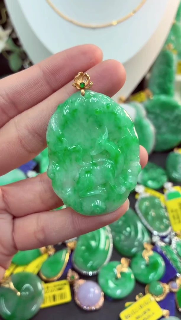 吊坠(不含链)18K金镶嵌翡翠天然缅甸翡翠A货