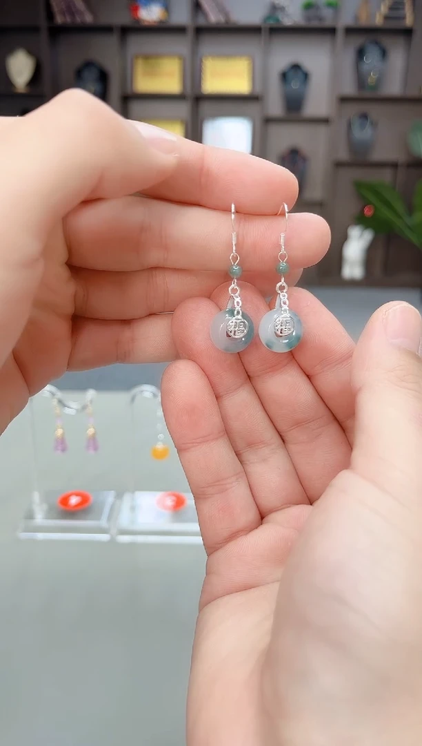 未镶嵌石英质玉（天山翠）耳饰721