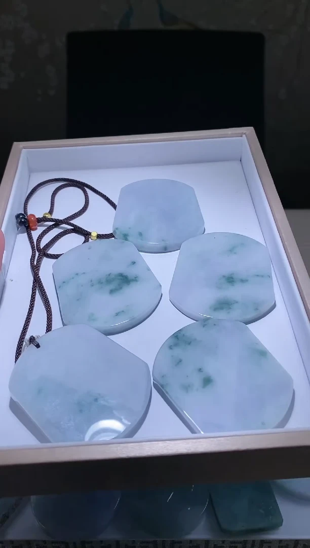 颈饰未镶嵌翡翠翡翠多样性发其一103004