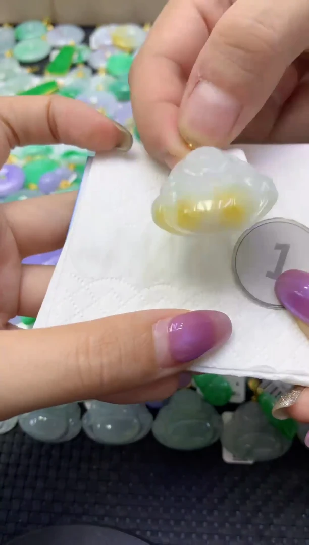 颈饰未镶嵌翡翠天然缅甸翡翠A货