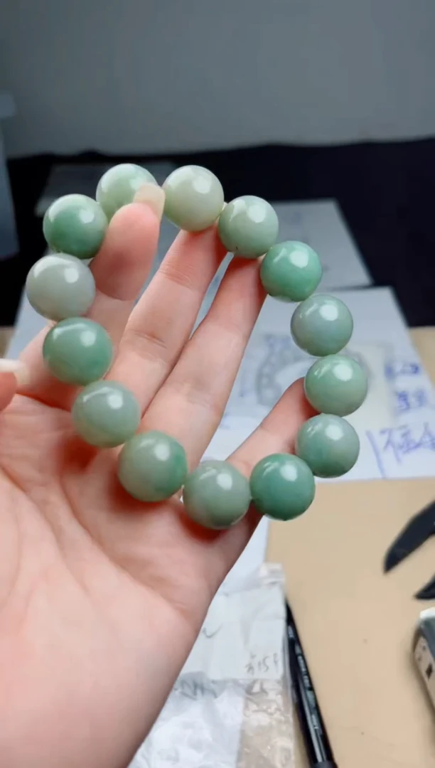 定制翡翠未镶嵌珠串