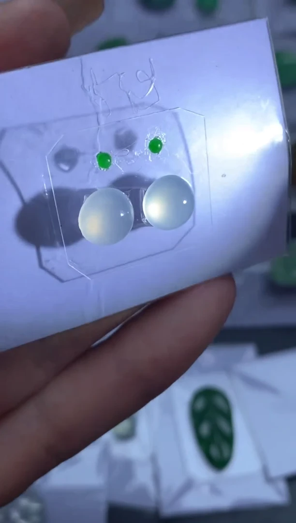 定制翡翠未镶嵌翡翠毛货~