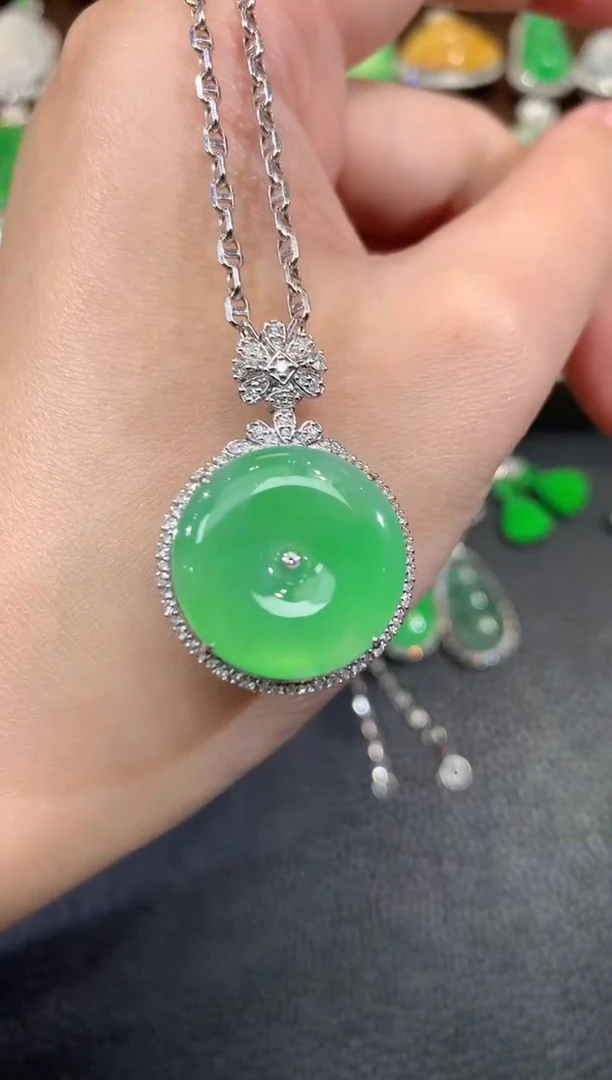 吊坠(不含链)18K金镶嵌翡翠C59