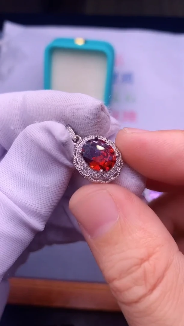 【闪购商品】石榴石吊坠(不含链)银S925镶嵌............