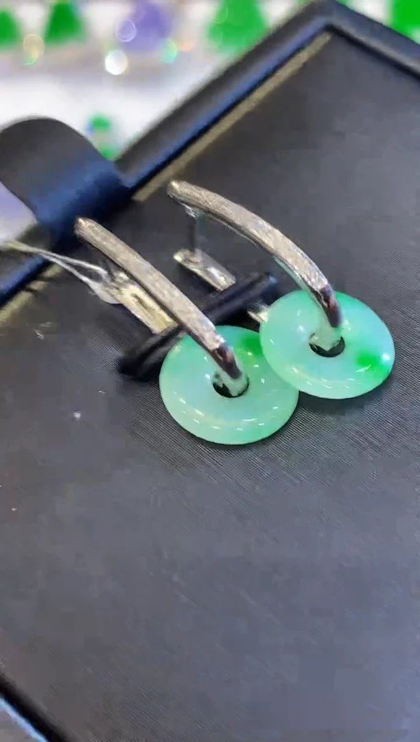 18K金镶嵌翡翠耳饰SY多样性发其一