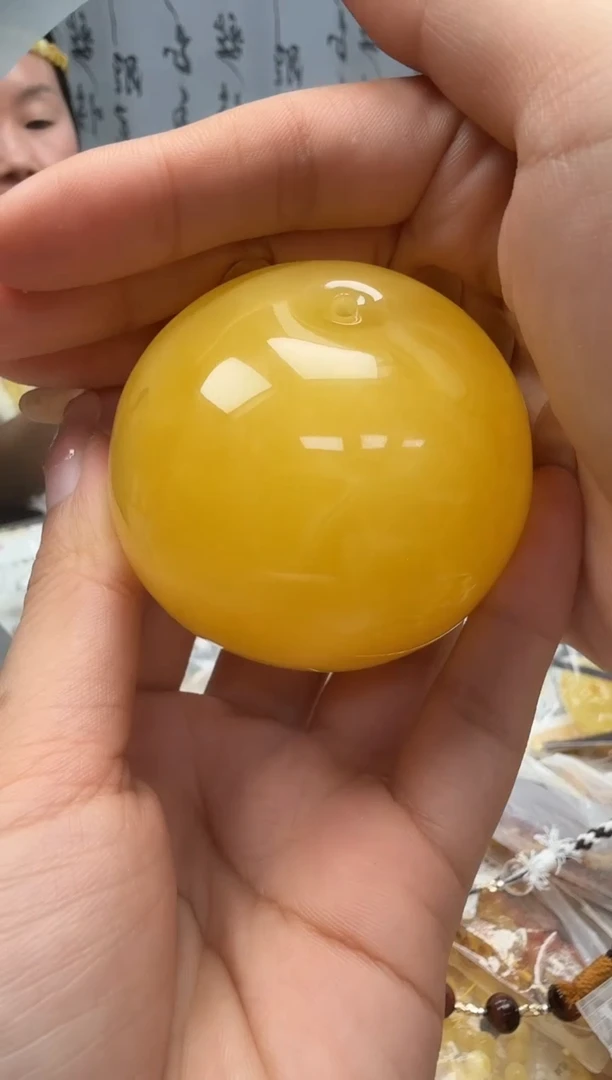 裸石琥珀未镶嵌如图