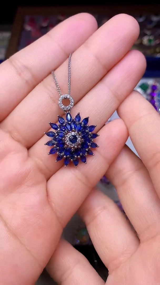 蓝宝石颈饰银S925镶嵌....