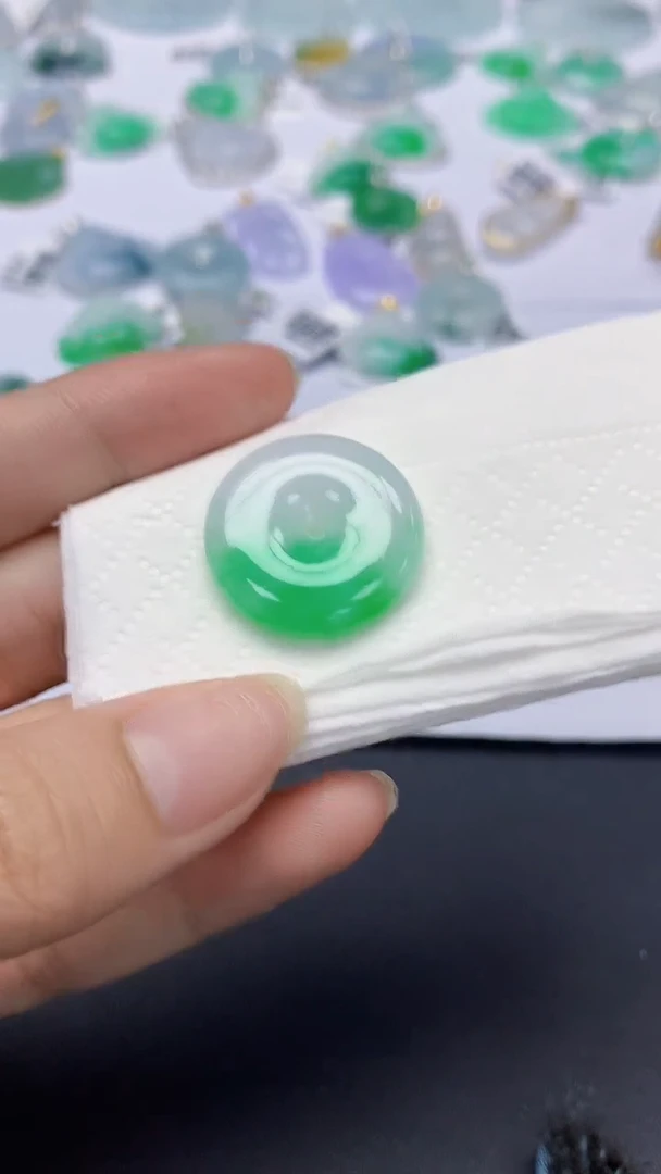 翡翠未镶嵌颈饰天然缅甸a货翡翠