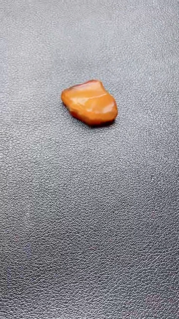 琥珀未镶嵌珠宝奇石1