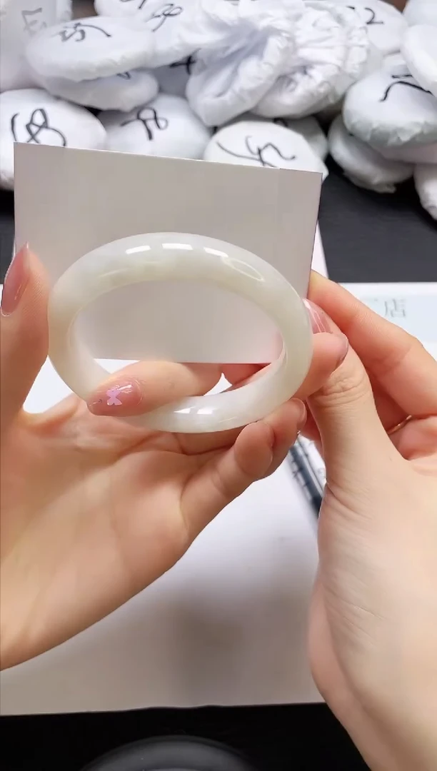 和田玉手镯未镶嵌D213-57