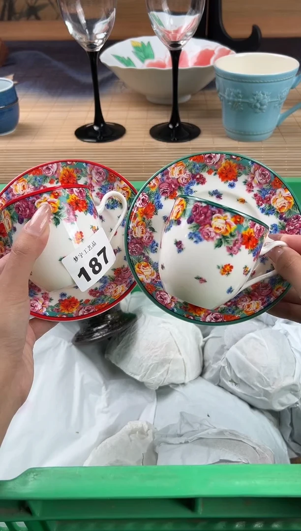瓷片奔*瓷片        187