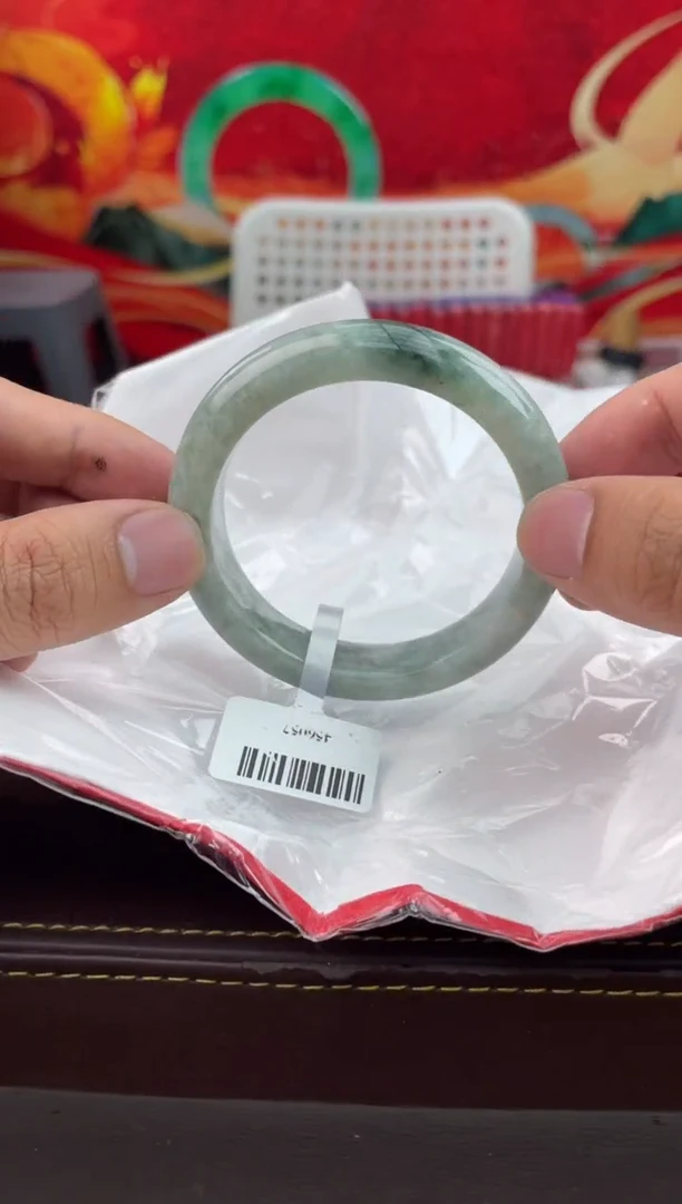【闪购商品】翡翠手镯未镶嵌8翡翠手镯（微瑕）